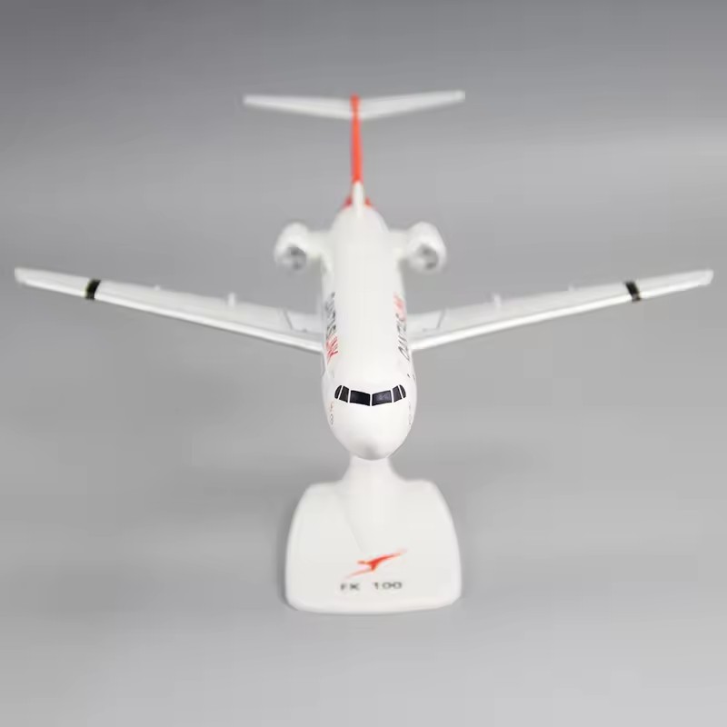 New 1:100 Scale Fokker FK-100  - مراجعة Model Airplane Plastic وسعره